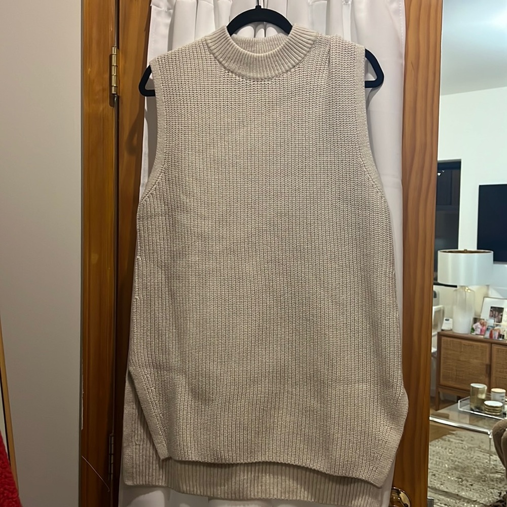 NWT H&M Sweater Vest
